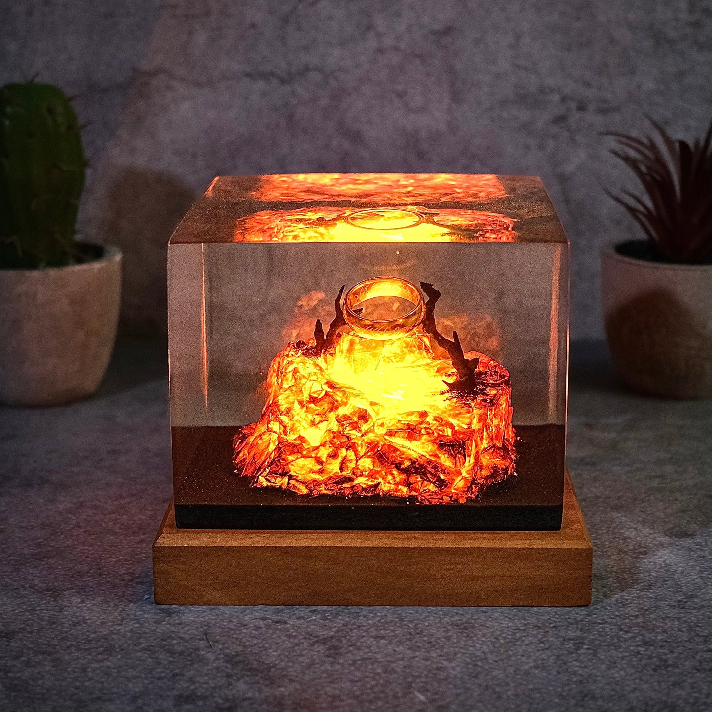 Lava Lord of the rings Resin lamp