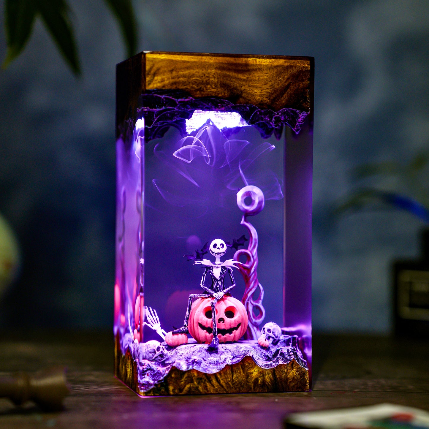 Hallowen Resin Lamp