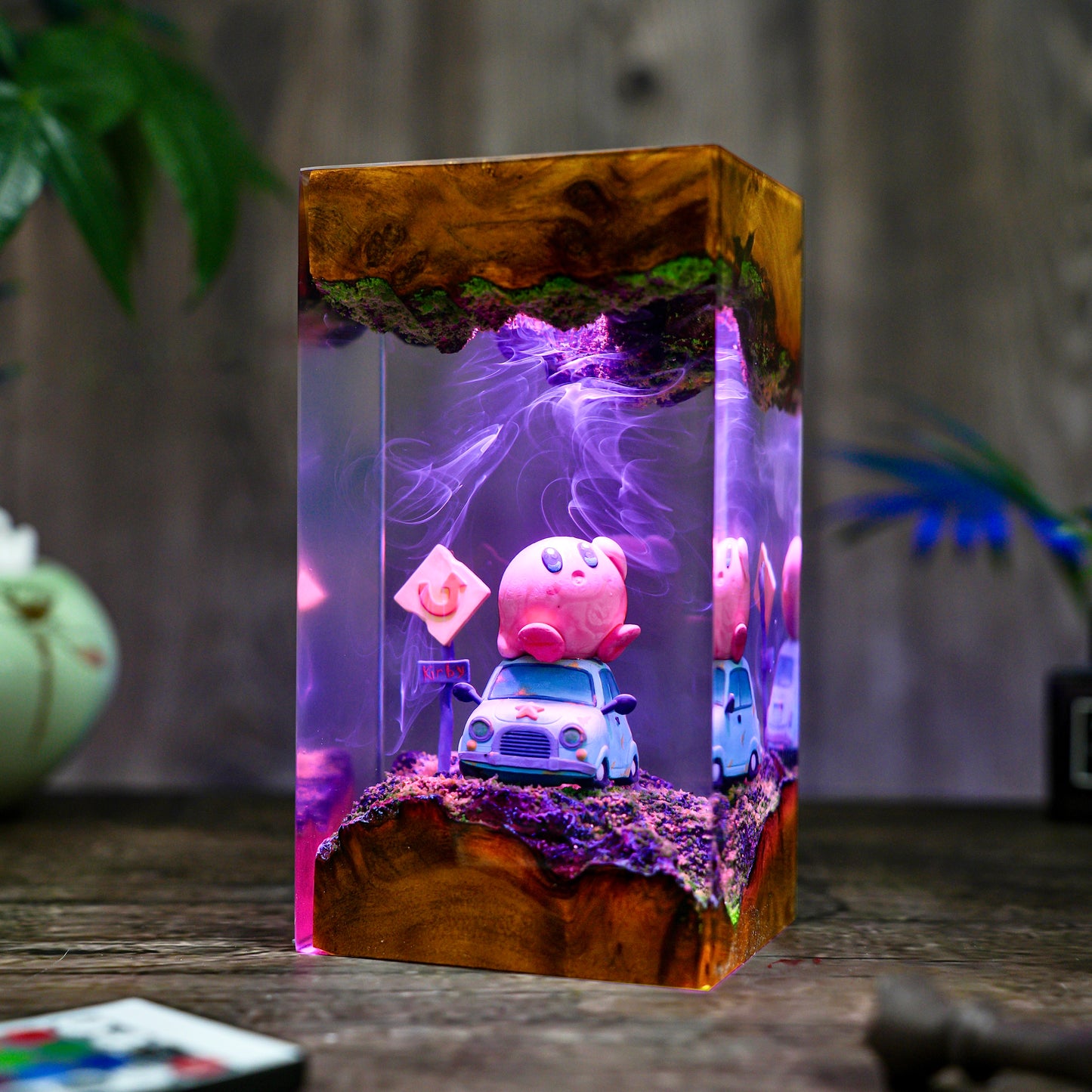 Kirby Resin lamp