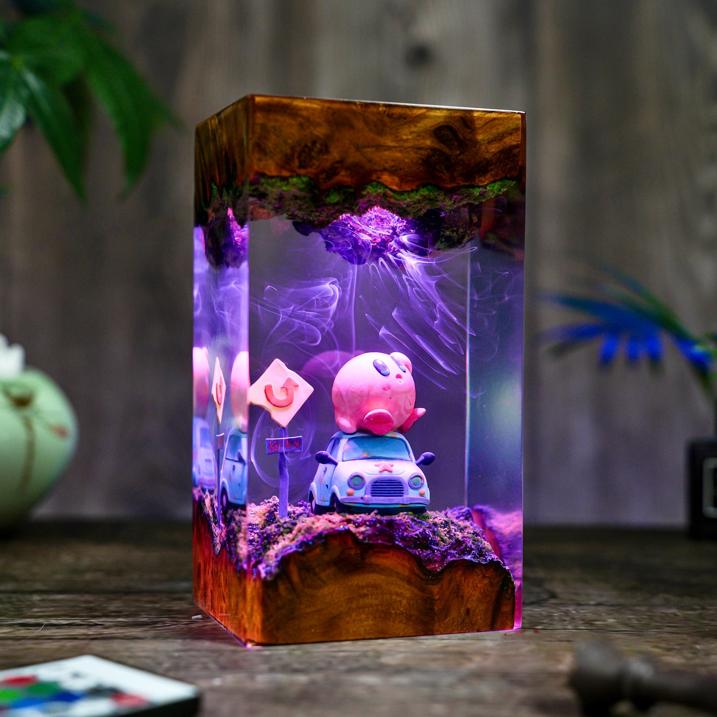 Kirby Resin lamp