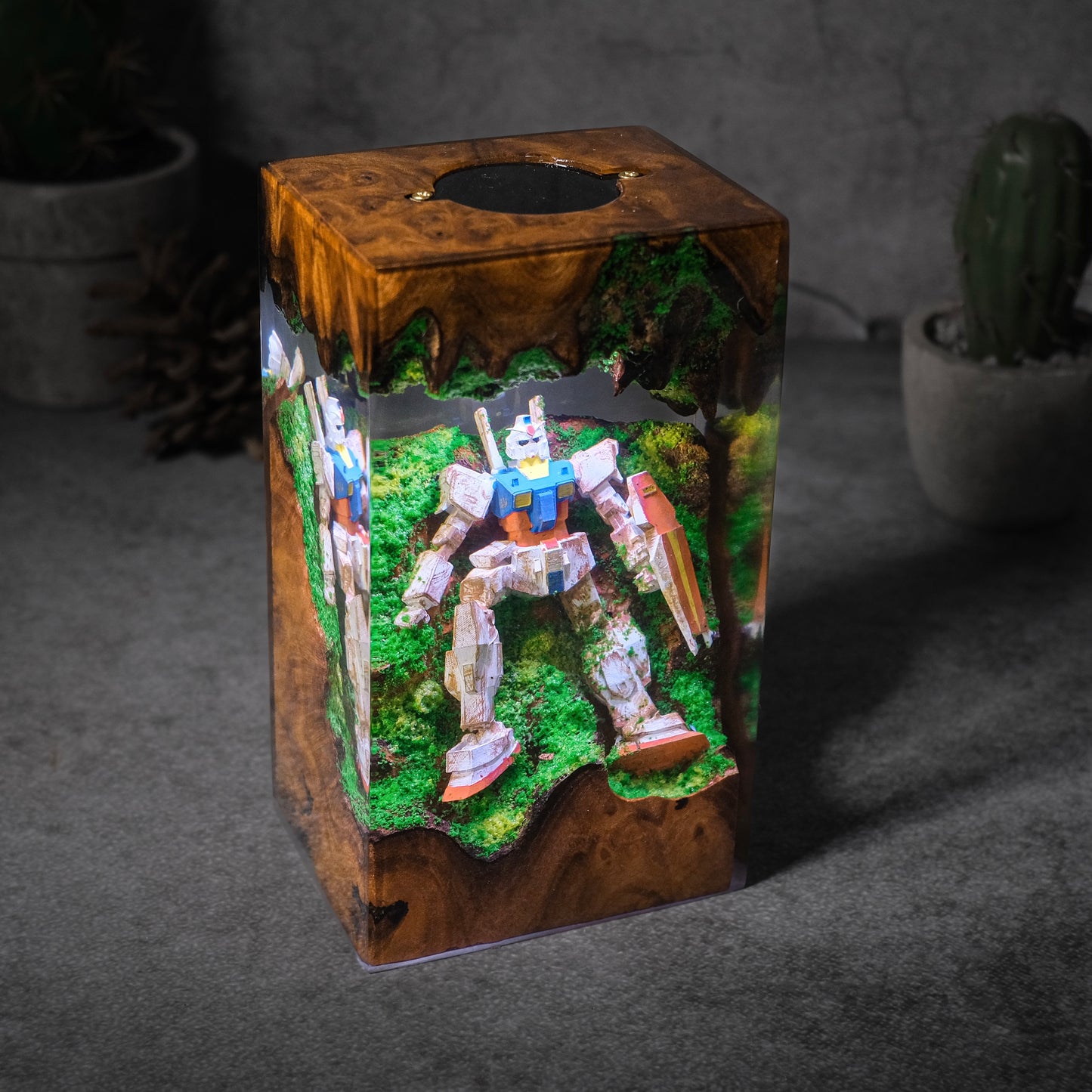 Gundam Resin lamp